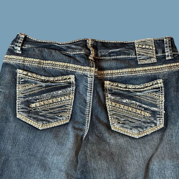 Maurices Embroidered Pocket Dark Wash Denim Capri Jeans Size 9/10 #116 - Picture 6 of 7